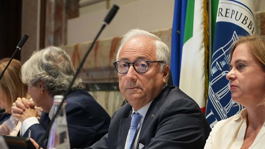 Foto 2 di 8