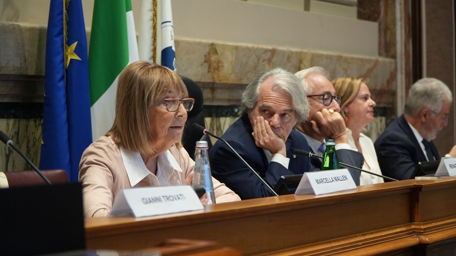 Foto 4 di 8